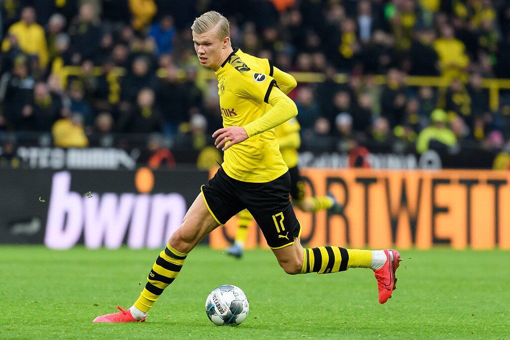 年薪2亿年薪，转会费将超过5300万！沙特不放弃萨拉赫，新月最可能出手