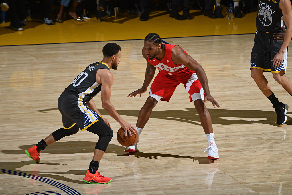 女球迷采访：曾亲眼见证足协杯夺冠，她独爱申花的那一抹蓝