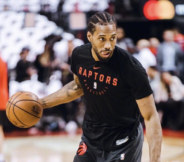 詹姆斯：我能得分但湖人需要防守！我不得分也能影响比赛！