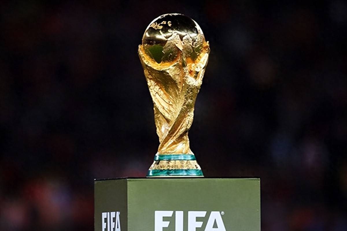 TA分析3-4-3阵型：从链式防守到战术万花筒，攻守易形的现代解法