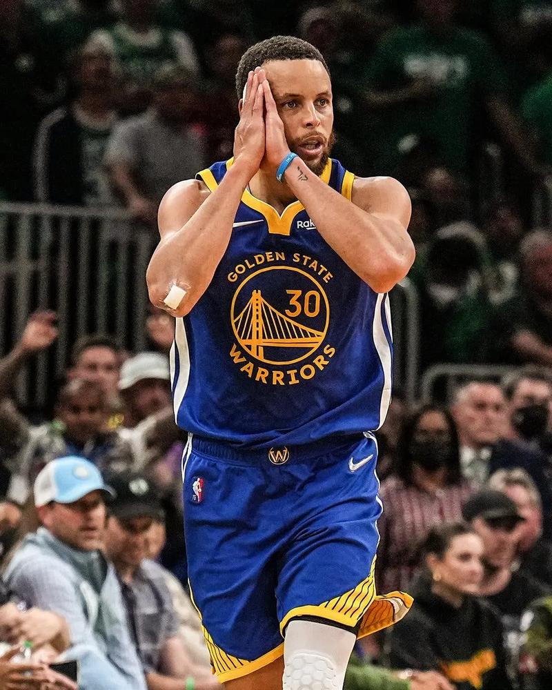 全尤文：尤文正在关注巴埃纳，球员的转会费约为2000万欧元