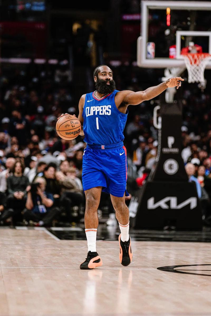 NBA：火箭锋线核心缺失成隐忧